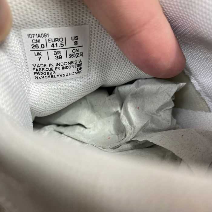 41.5 42 оригінал нові волейбольні кросівки asics gel rocket 11