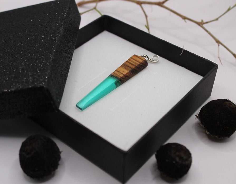 Lagoon Line, drewno i żywica epoksydowa