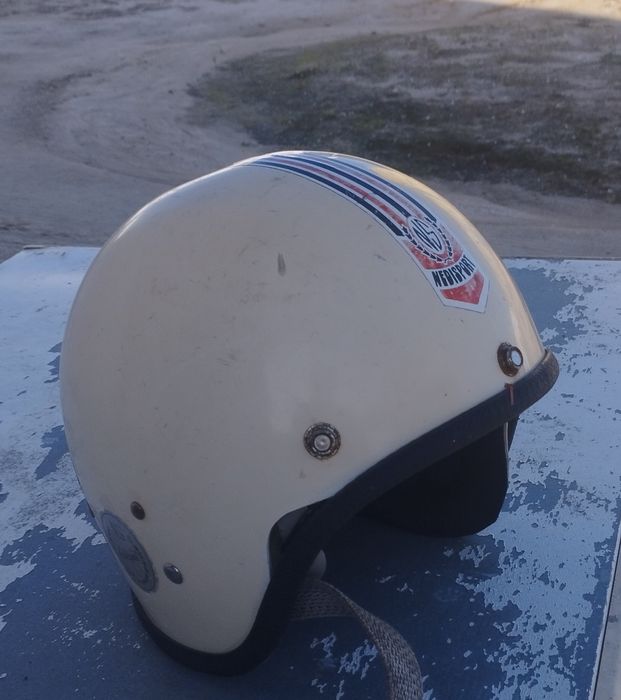 Capacete simples usado