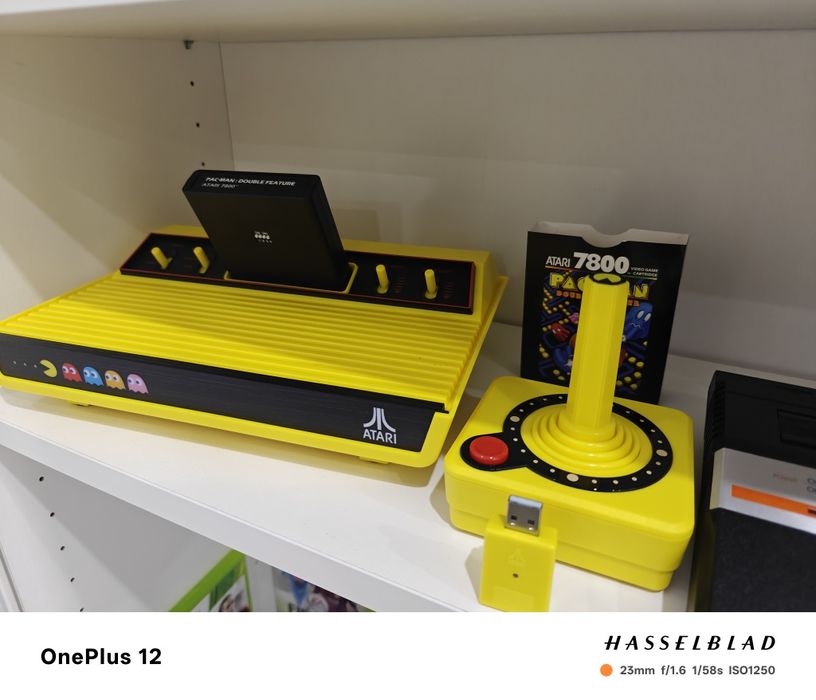 Atari  Pac-Man Edition