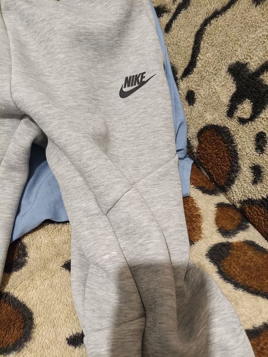 Nike tech fleece pants
