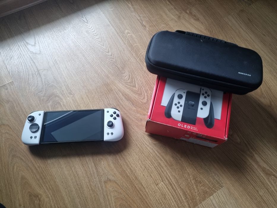 Nintendo Switch V2 Oled + MobaPad HD Pełny zestaw