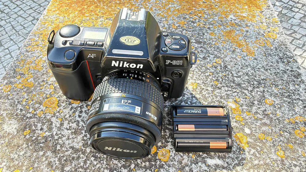máquina fotográfica Nikon