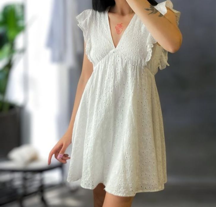 Біла сукня, плаття