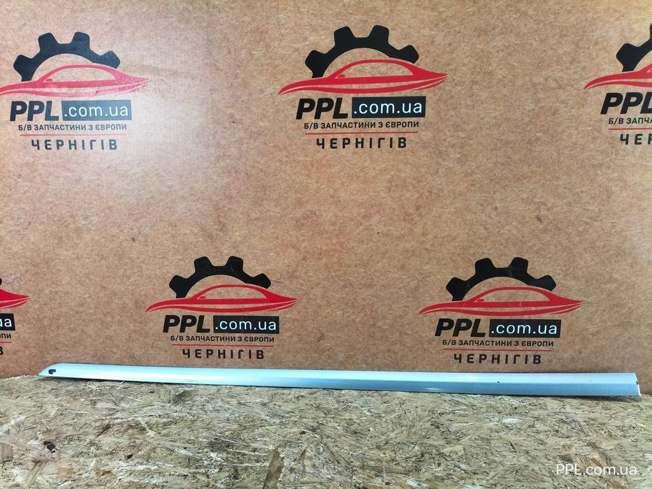 Subaru Impreza IV 2011-2016 Накладка молдинг передней левой двери