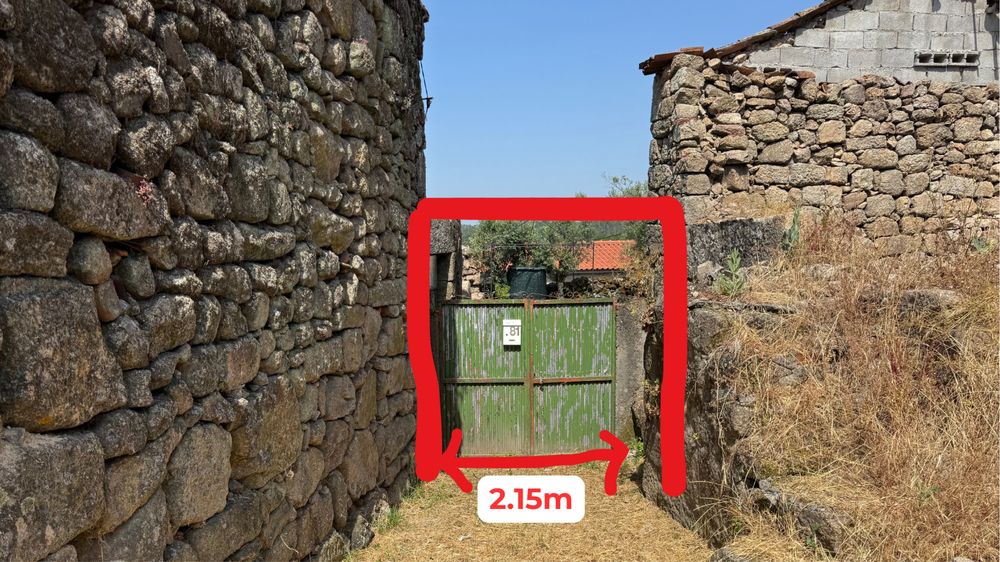 Moradia para recuperar com terreno