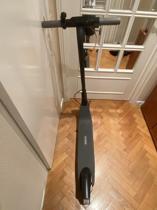 Scooter elétrica ninebot semi-nova