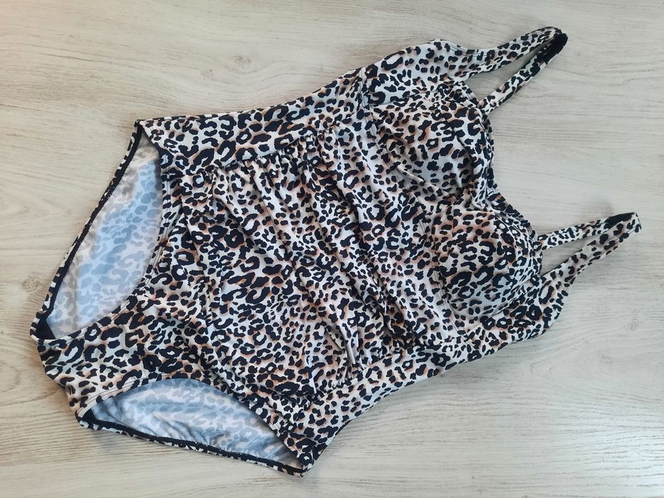 Утягивающий леопардовый сплошной слитный сдельный купальник 50-52 xxl