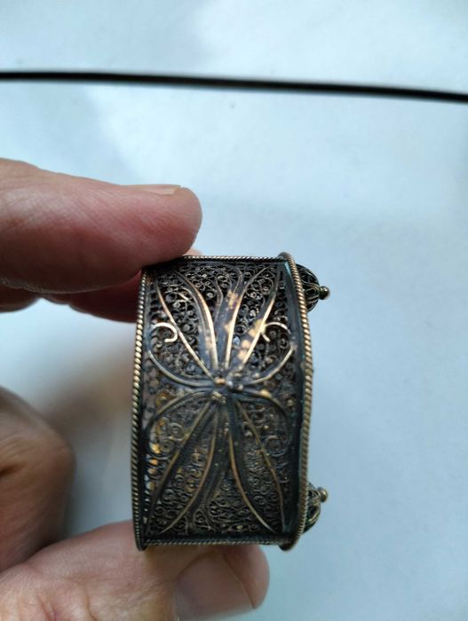 Caixa de comprimidos em prata dourada Filigrana.