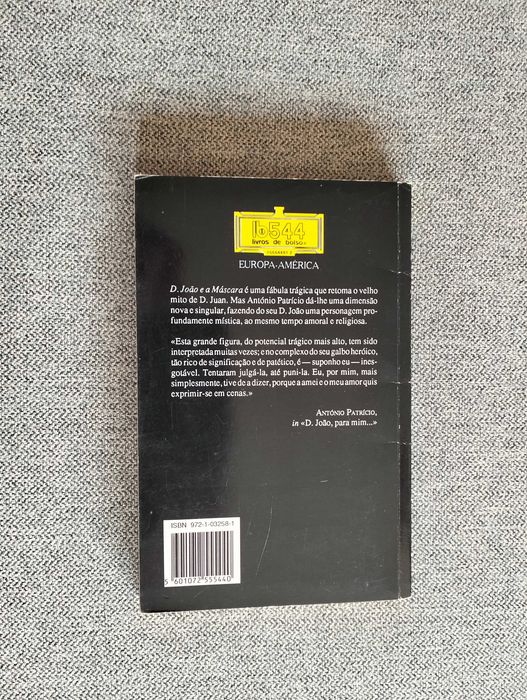 Livro "D. João e a máscara" de António Patrício
