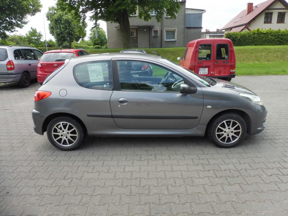 Peugeot 206 plus w bdb stanie tylko 144 tys km