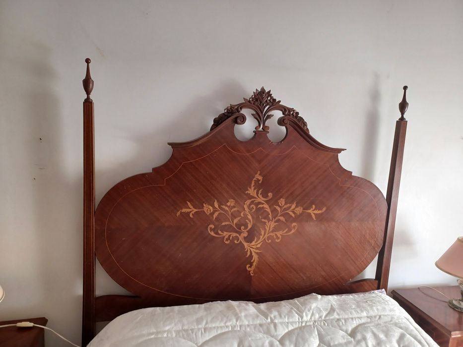 Cama de casal estilo Dona Maria com Colchão ortopédico e Edredon incluído