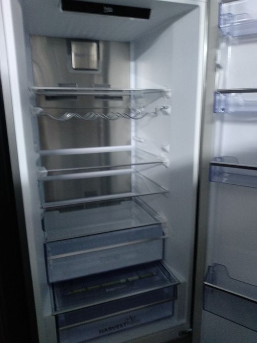 OUTLET Janki ul Wspólna 6 Lodówka Beko MCNA406E63ZXBN