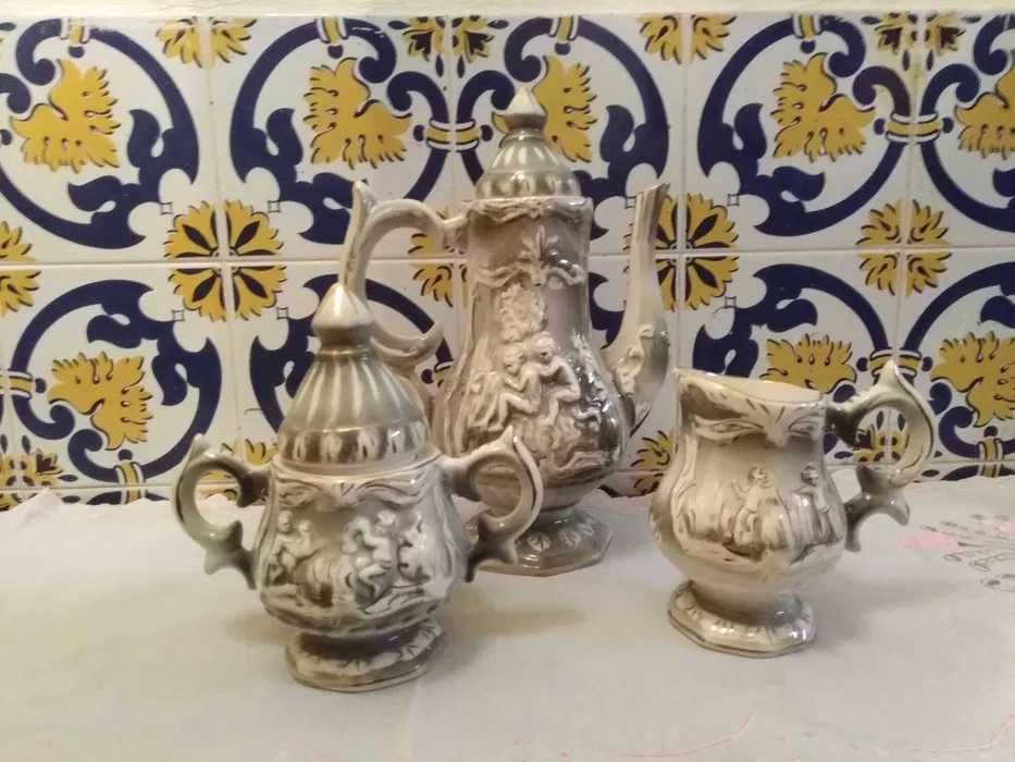 Conjunto  Loiça José Elias de Alcobaça
