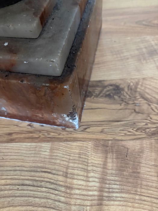 antyczny marmurowy różowy filar