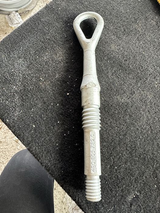 Крюк буксировочний audi a8 d3,4E0805782