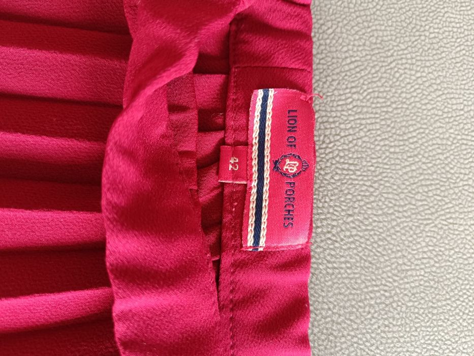 Saia plissada "Lion of Porches"