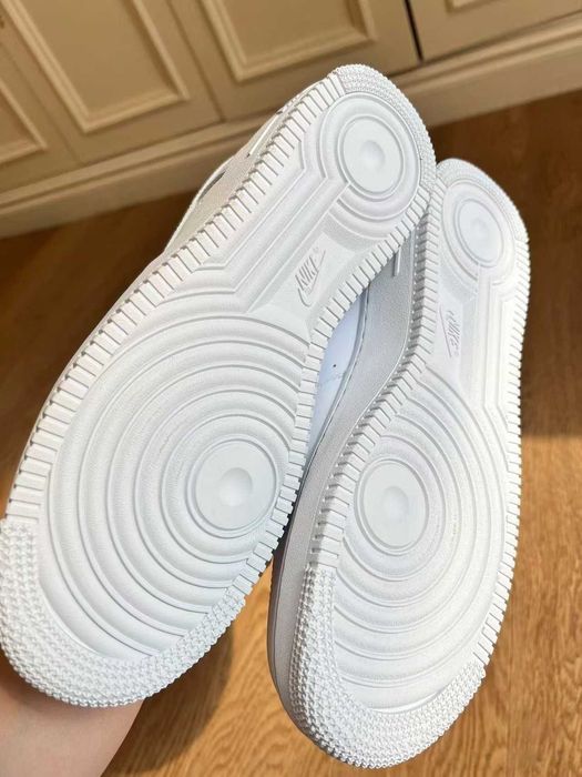 Nike_Air_Force_1_Low_Supreme_White R.44