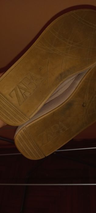 Ботинки кроссовки Zara