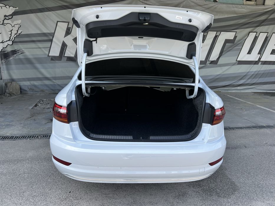 Volkswagen Jetta 2018 рік 1.4 бензин Автомат