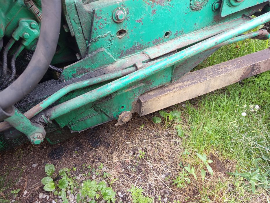 Екскаватор ЮМЗ 6