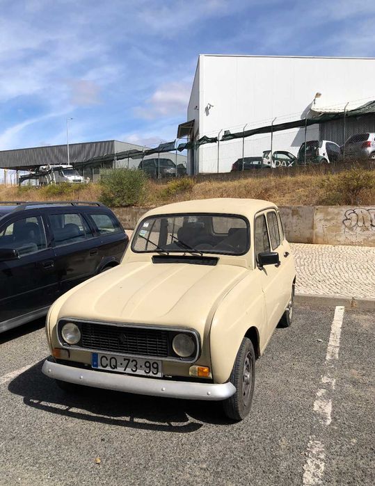 Renault 4L em estado irrepreensível