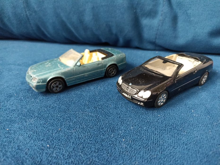 Dwa modele samochodów Mercedes 300SL Bburago i CLK z Minichamps 1:43