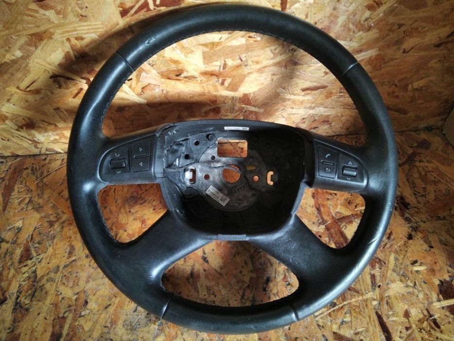 VOLANTE EM PELE SKODA OCTAVIA II COM BOTÕES