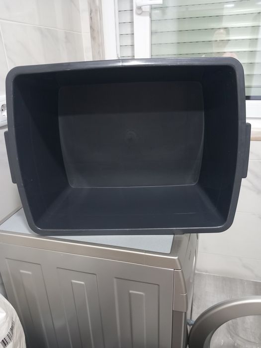 Caixa de arrumação com rodas