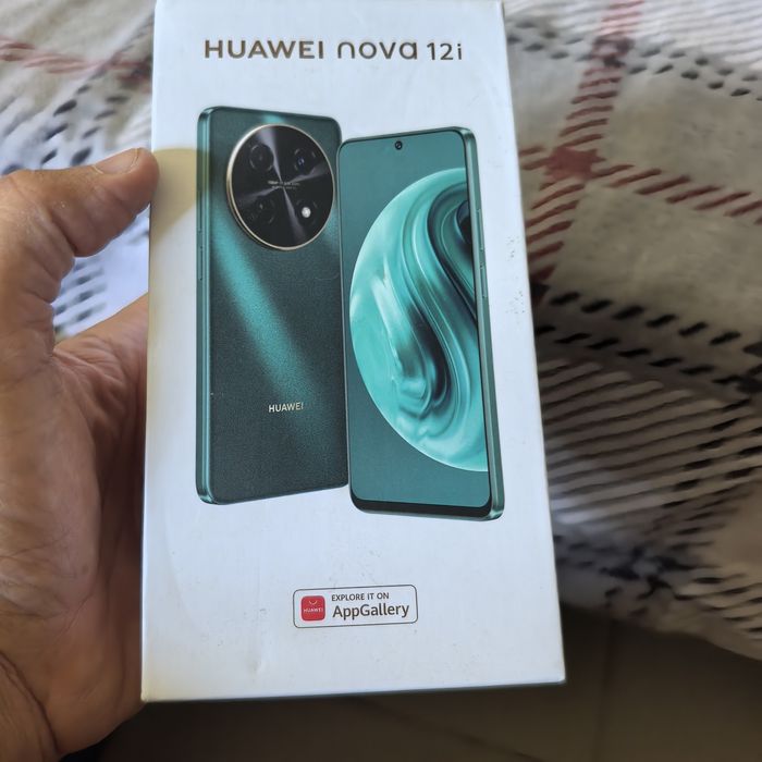 Smartphone Huawei Nova 12i + Samsung EarBuds