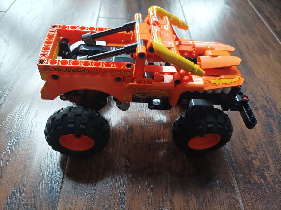 Wyścigowka z LEGO - od razu złożona!