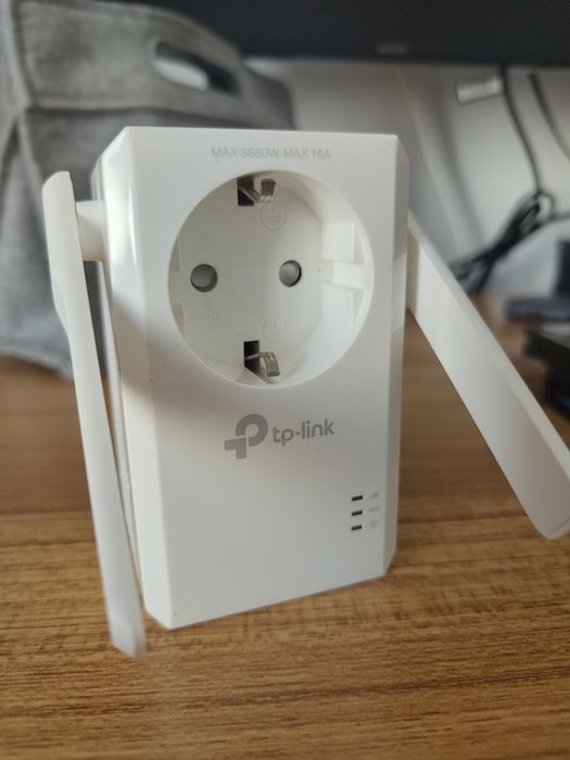 Wi-Fi extender TP-Link TL-WA860RE