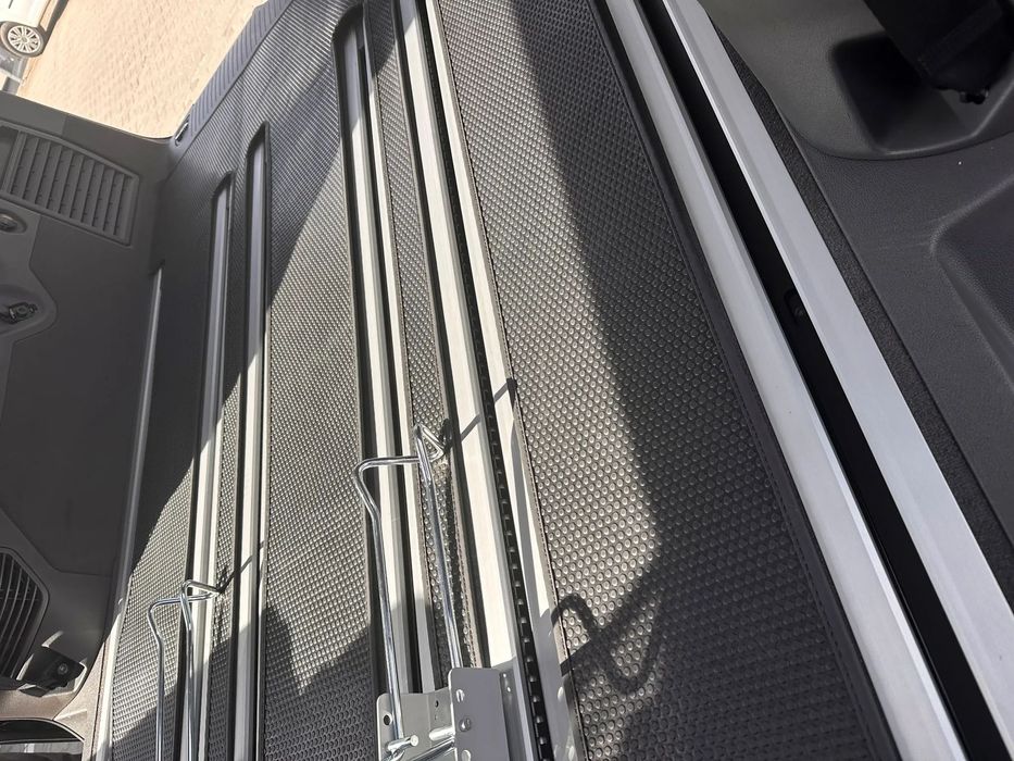 Dywaniki gumowe tył VW Multivan T7 L1 – TPE 5 mm otoCAMPER