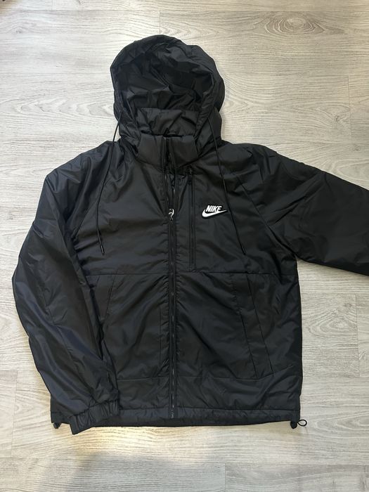 Новая куртка Nike весна–осень