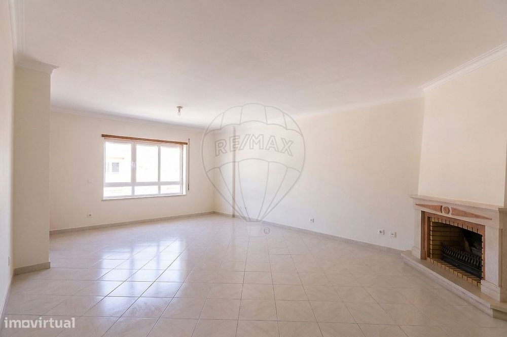 Apartamento T3 para venda — Rio de Mouro, Lisboa