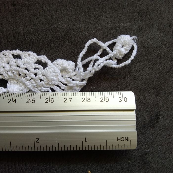 Białe stringi szydełkowe rozm.s
