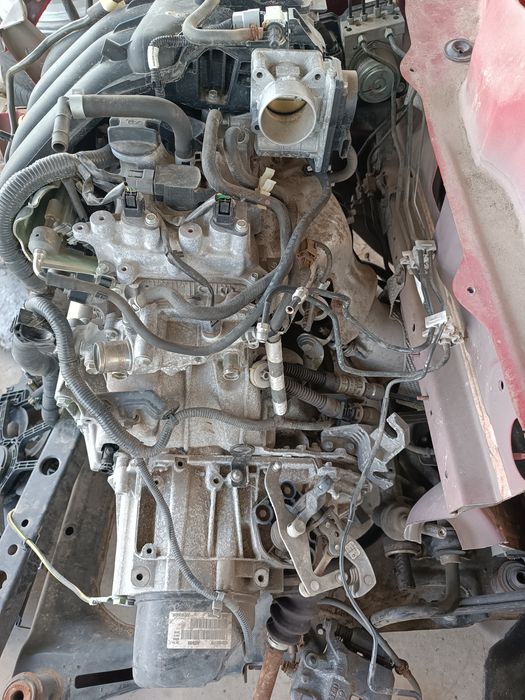 Двигатель Nissan Juke 1.6 бензин.