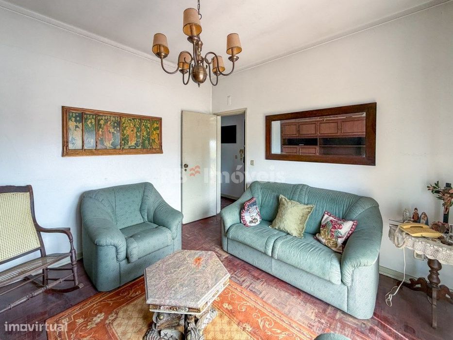 Apartamento T2 c/ Varanda - no Entroncamento