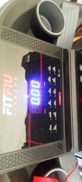 Treadmill as good as new, functioning perfectly well64740943186307122