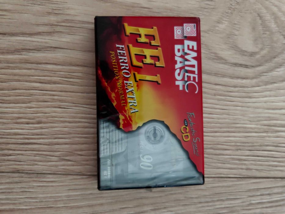 Czysta nowa kaseta magnetofonowa BASF Ferro Extra 90