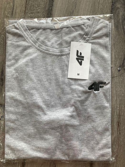 Nowy T-shirt męski