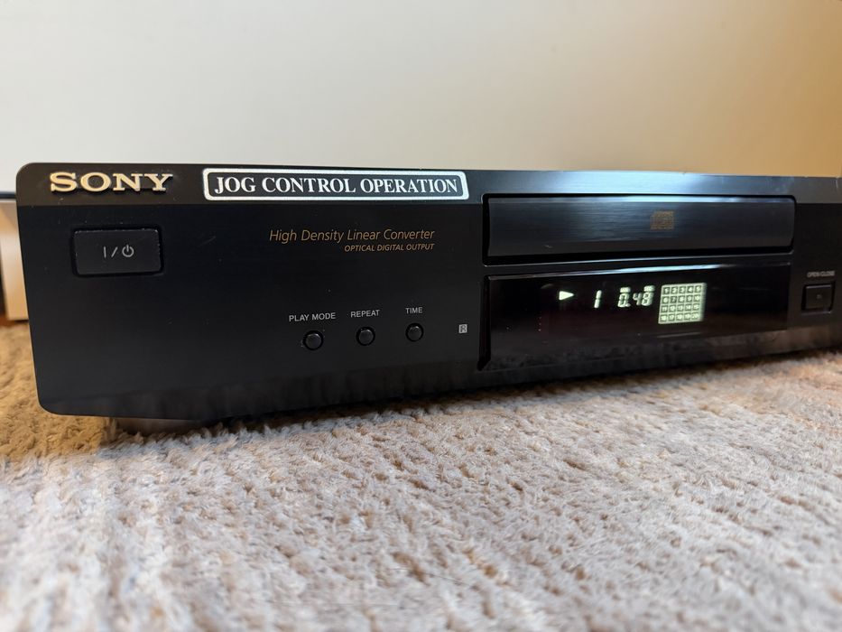 Odtwaracz CD SONY CDP-XE320