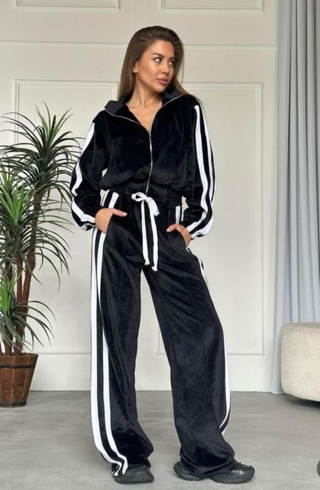 Костюм велюровий бархатний