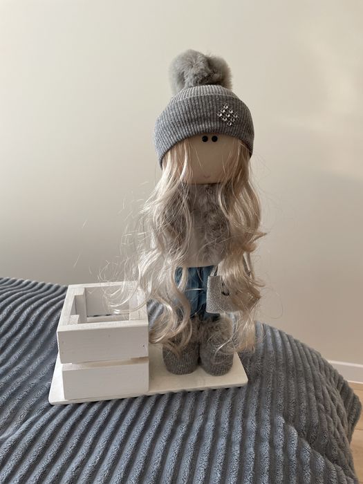 Лялька підставка для ручок чи пензликів