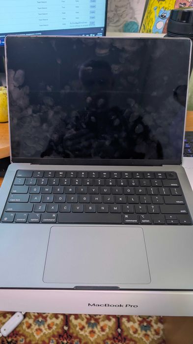 Macbook Pro A2442 14" M1 на запчастини