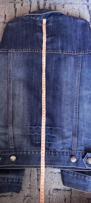Куртка джинсова .