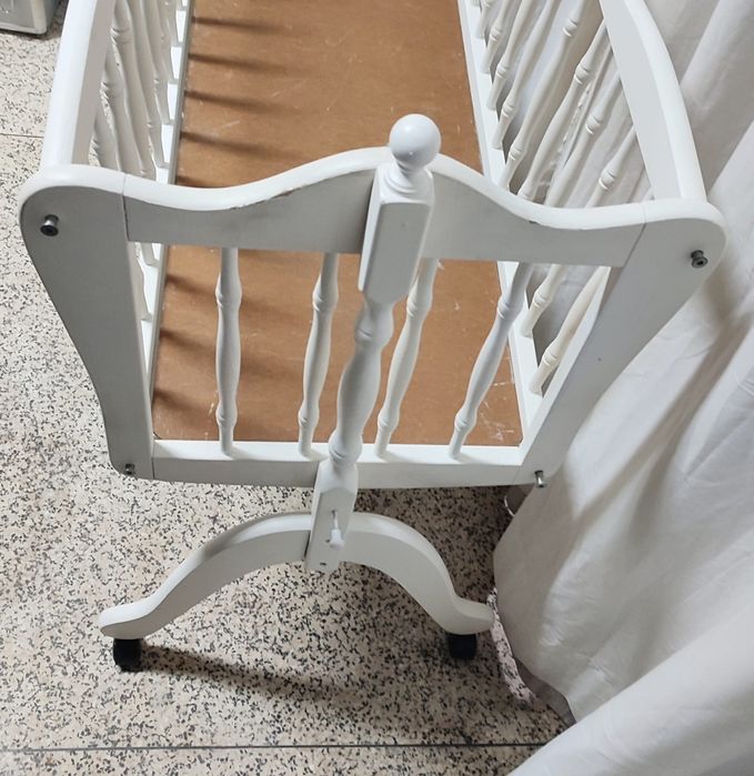 Berço baloiço em madeira