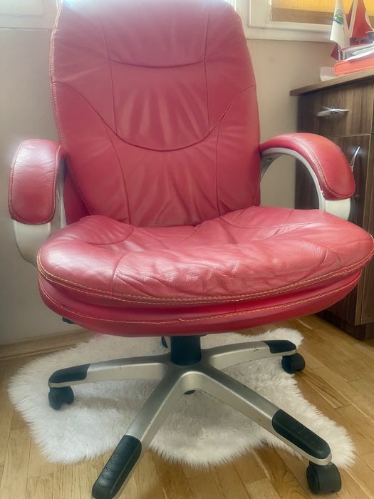 Офісні меблі б/у