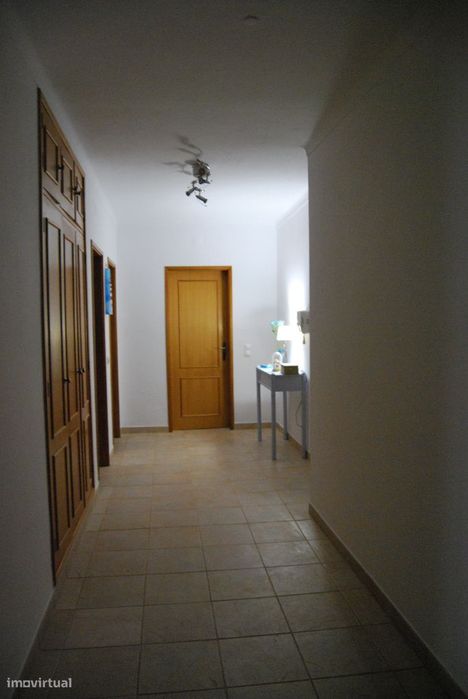 Apartamento T2 mobilado para arrendamento de curta duração em Alvor.