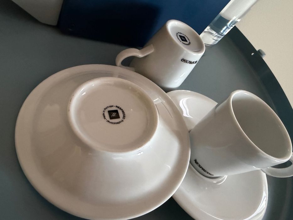 Conjunto Nespresso 2 Chávenas + 2 Pires